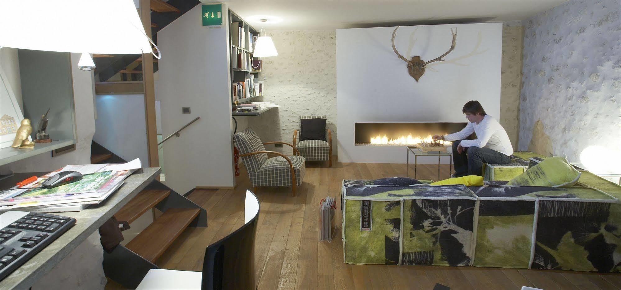 Design Hotel Des Francs Garcons Сен-Сован Экстерьер фото